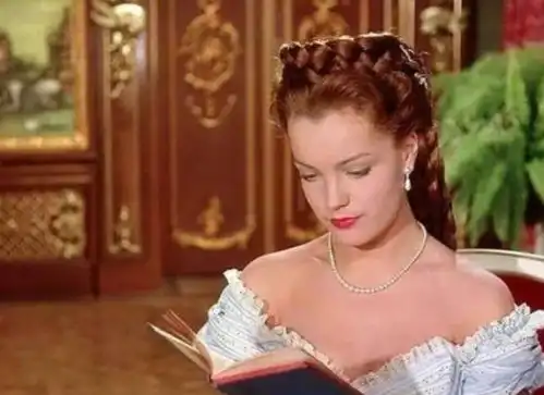 她放弃王位,夺走他人未婚夫,结婚一年丈夫爱上他人,她拿枪堵人