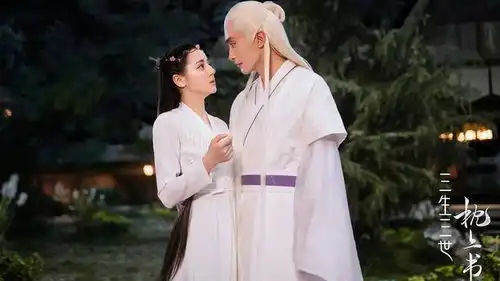 三生三世枕上书小狐狸凤九好大胆,帝君的初吻被她夺走了

