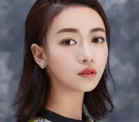 刘学义对吴谨言的评价吴谨言烽火佳人为什么长得不一样了
