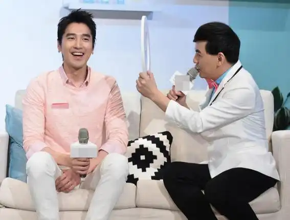 平凡的荣耀首曝路透照,赵又廷白敬亭西装革履演师徒