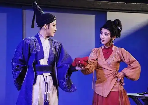 转出圈的越剧,能带火戏曲市场吗