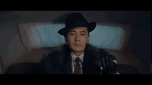 黄晓明状态回来了连获金鸡百花法国骑士勋章,颜值演技人品俱佳
