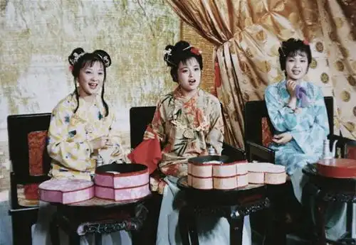 红楼梦为啥以女儿为尊这恰是此书最大的败笔
