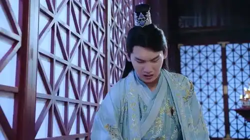 双世宠妃2檀儿对着两支糖画聊连城,人和糖话的对白真逗