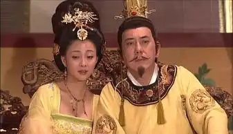 她这是在怼唐嫣的热搜么
