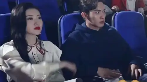 司藤花絮秦放景甜太可爱了这就是傻狗狗的自觉嘛
