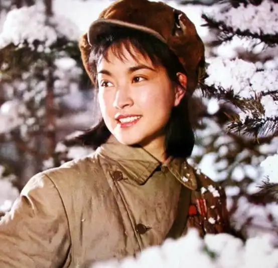 她恋爱8次,结婚4次,58岁嫁美国富商,如今67岁被称不老女神