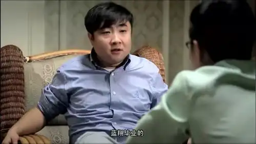 原以为人越狠老板越喜欢,可惜这个男生狠过头,把老板都吓住了
