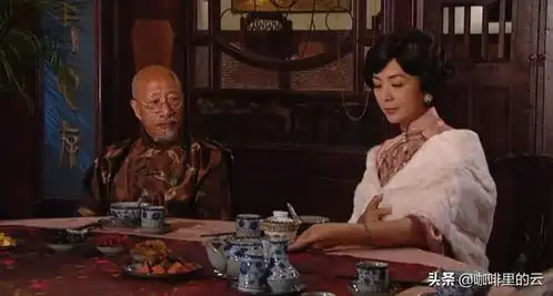 名媛望族她伫立在那,就是那个疏影横斜水清浅的尔嫣
