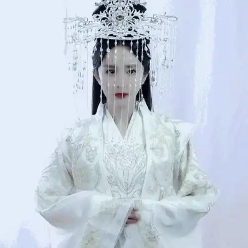 盘点那些白衣女神,迪丽热巴可爱,鞠婧祎恬静,杨颖俏皮,杨幂仙气十足
