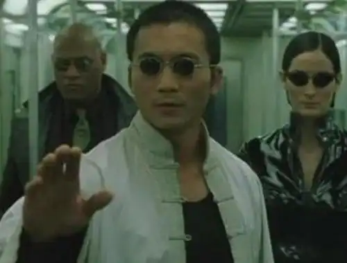 洪金宝一生只有两大爱徒,小徒弟火成一线巨星,而大徒弟躺着就能赚钱