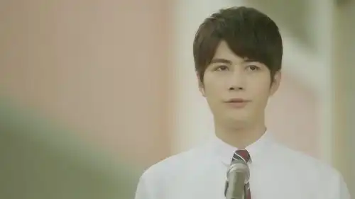 傅小司突然变成机器人台下一大批迷妹,他却连讲话都费劲