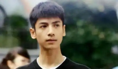 原来罗云熙吴倩不止合作何以笙箫默,而且在这部剧中也扮情侣
