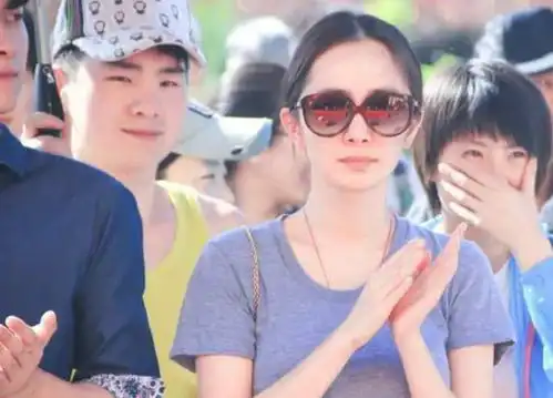 古剑奇谭6年前的开机照,热巴青涩稚嫩,杨幂气场强大
