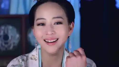 武媚娘传奇徐慧终于弄碎了媚娘送的镯子,手臂也受伤了
