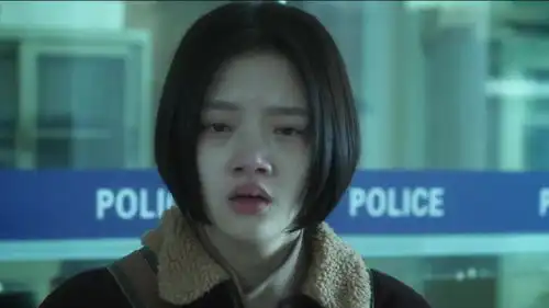 悲伤逆流成河女子坠楼死亡,频临崩溃的易遥让人心碎
