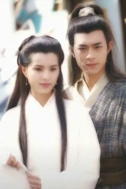 29年后过儿姑姑,李若彤晒古天乐合影,表情僵硬引人热议
