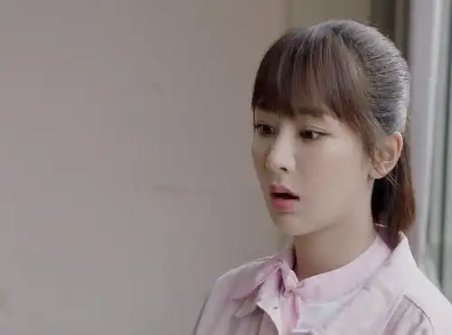 表情蜜汁炖鱿鱼首播,李现频皱眉头暴露演技,杨紫带不动表情
