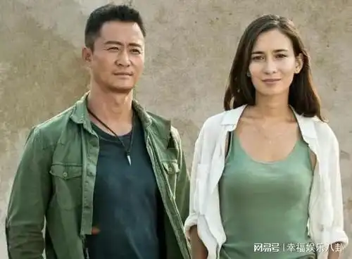 女星卢靖姗怀孕8个月穿吊带练瑜伽,超大复式豪宅曝光