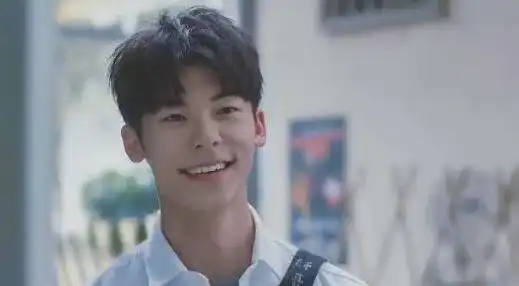 小桂纶镁35岁出演女高中生爆红,这演技不服不行
