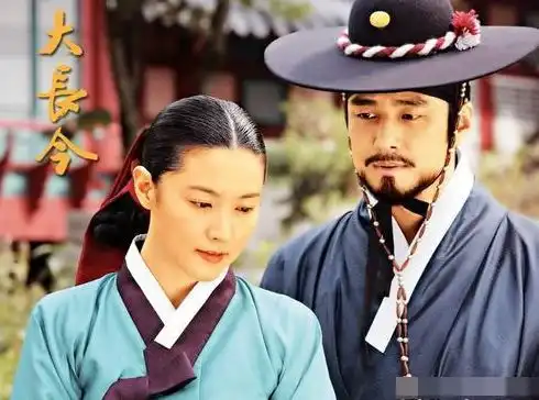 49岁的大长今,被小21岁的男神倒追,奢侈品大会最亮眼的那颗
