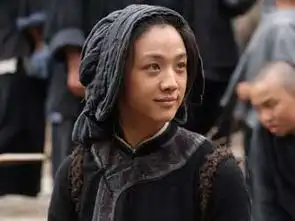 汤唯扮农妇遭烈日暴晒往指甲里塞泥巴