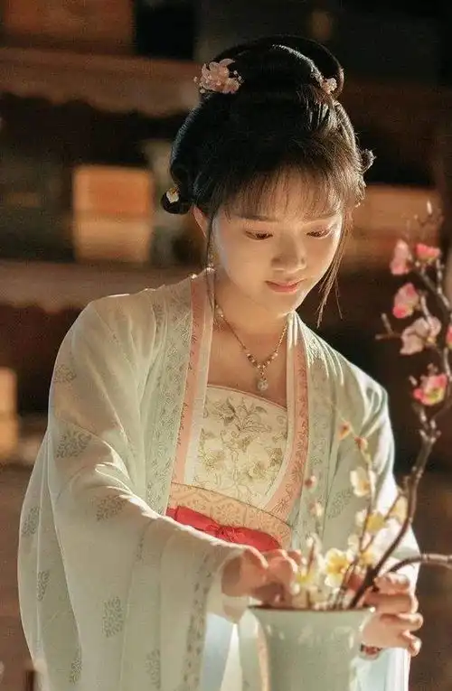 这些女主被观众吐槽了,有说是像母子的,赵露思鞠婧祎宋茜