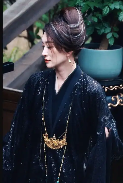 庆余年2新照,金晨飒,毛晓彤美,郭麒麟肿,王启年老婆惊艳
