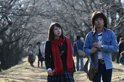 仲里依纱家乡宣传新片祖母献花令其激动飙泪
