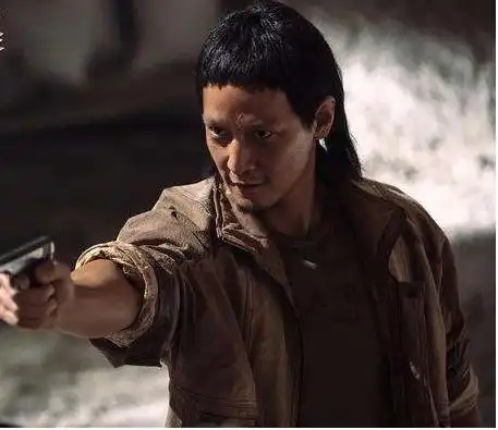 44岁男神吴彦祖与妻子罕见合体秀恩爱,两人颜值超高夫妻相十足
