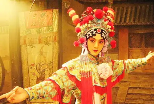 陌上人如玉,帅气孝顺的余少群为何被剩下了