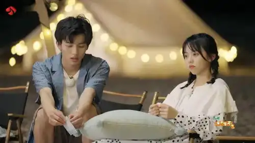 怦然心动20岁暖心收官海边唱响毕业歌会