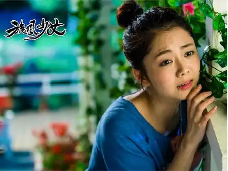 旋风少女重现鲜肉诱惑男神洗澡遭遇偷窥