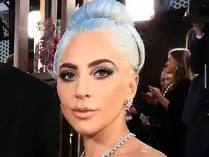 2019金球奖ladygaga灰姑娘仙杜丽娜造型背后有洋葱