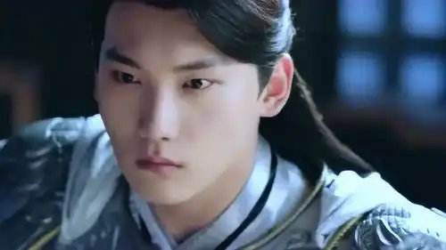 双世宠妃2城城在八王爷面前灰飞烟灭,被男子收进了小盒里