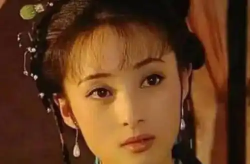 赵丽颖鞠婧祎杨幂李沁迪丽热巴佟丽娅关晓彤蒋勤勤,古装谁最娇美
