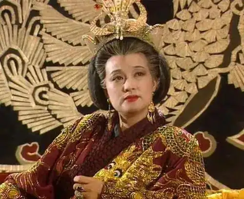 咏梅憔悴刘嘉玲扮相雷人,只有刘晓庆的武则天堪称经典
