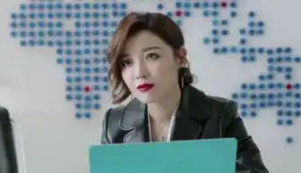 我们都要好好的大结局薇薇安被开除,蹲路边哭的眼线都花了
