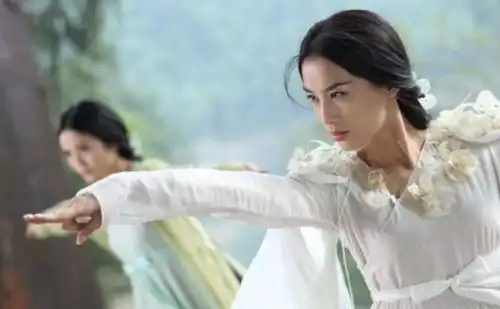 那英黄圣依杨紫pk白蛇造型,赵雅芝却为何放弃缘由让人心酸