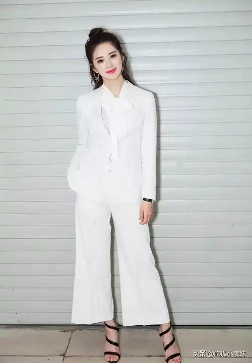 刘烨,优雅气质,微微一笑很倾城