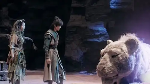 斗破苍穹斗气化翼5毛钱,毛绒玩具演狮王,网友wtf,想捶死导演