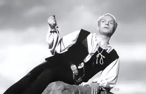 哈姆莱特形象与希腊神话思想艺术之间,有哪些相似之处