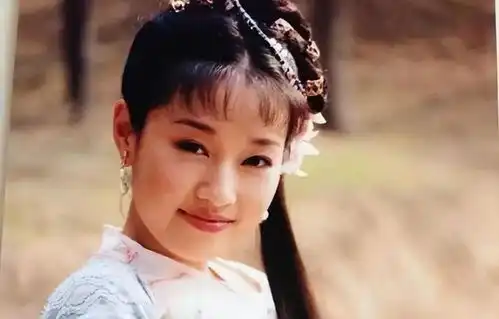 马伊琍事业持续上升,但感情却不顺,曾被闺蜜挖墙脚,婚内遭出轨
