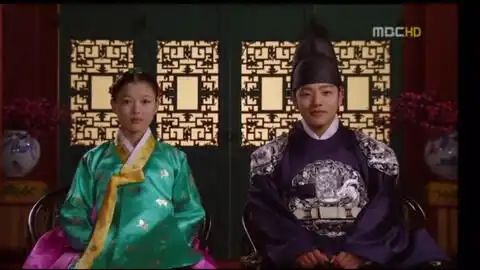 拥抱太阳的月亮许烟雨小时候有多幸福,长大就有多虐心
