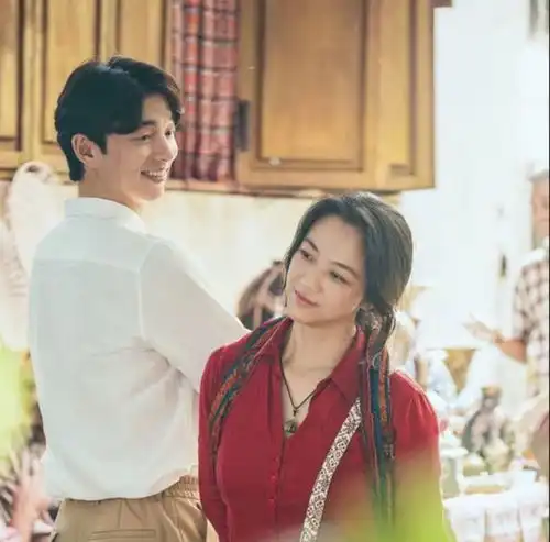 孔刘汤唯夫妻同框浪漫爆表男神变ai英语能力成亮点