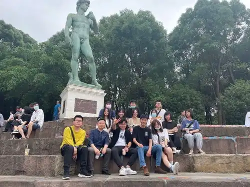 川美看展开放的六月,适合看一场川美毕业展