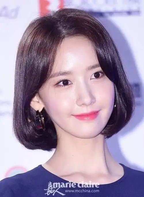 剪了适合秋冬的短发,这样搭配饰大家都夸我更美了