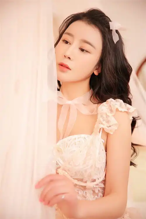 北电校花侍宣如私房床照曝光,粉丝呼魂牵梦绕
