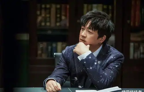 潘粤明绝对是娱乐圈的一股清流,历经世间沧桑,却心怀少年纯真
