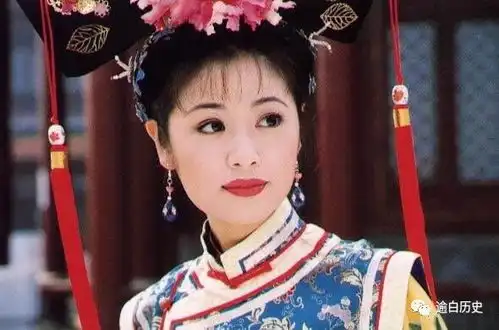 如懿传纯贵妃苏绿筠的女儿和硕和嘉公主因手有异状而闻名天下
